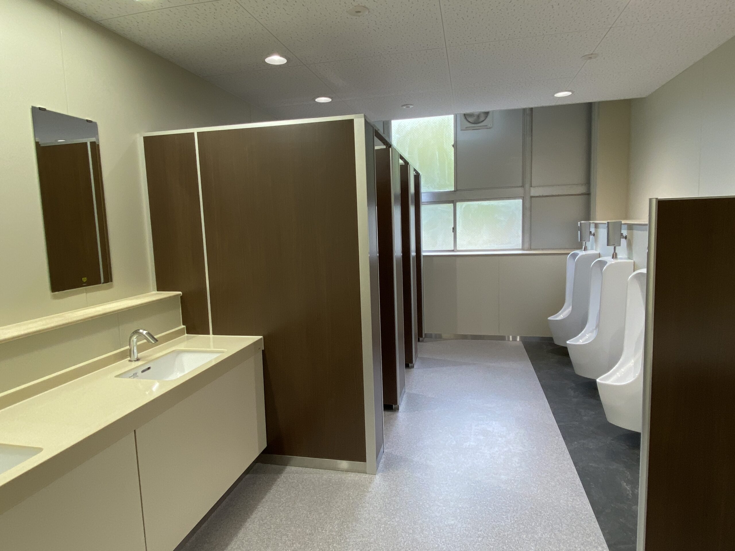 日新高校新トイレ
